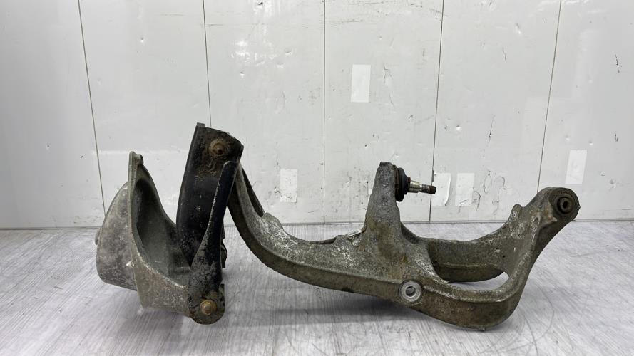 Support pivot avant gauche PEUGEOT 407 PHASE 1 BREAK Diesel