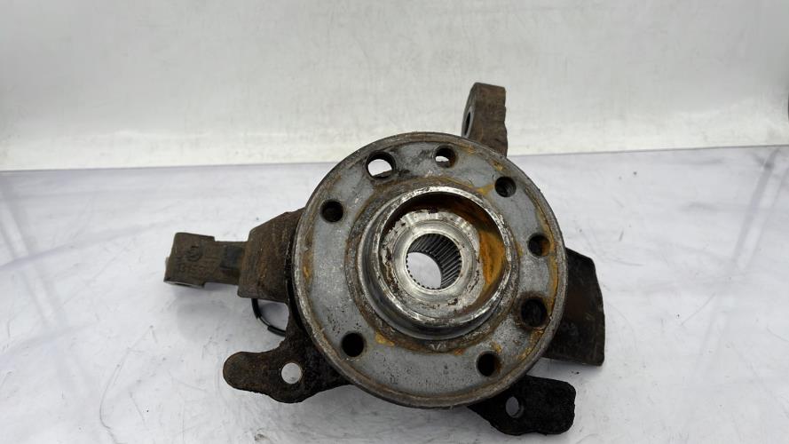 Fusee avant gauche OPEL ASTRA H PHASE 2 Essence