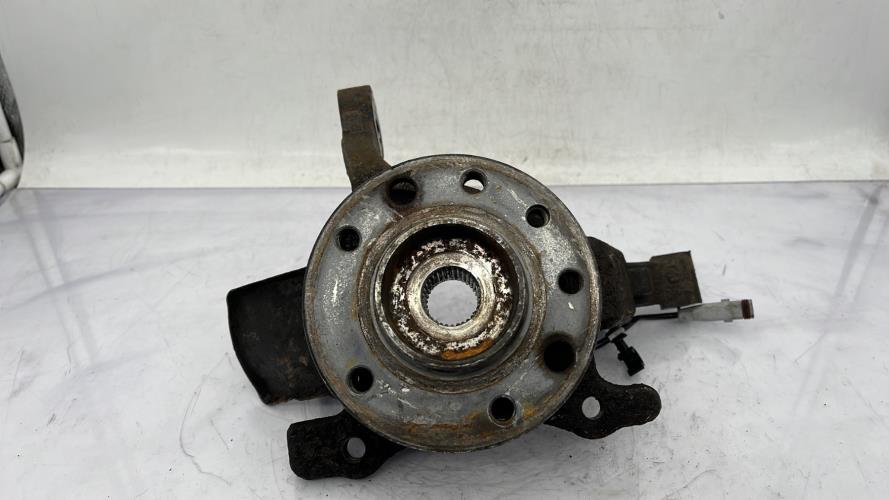 Fusee avant droit OPEL ASTRA H PHASE 2 Essence