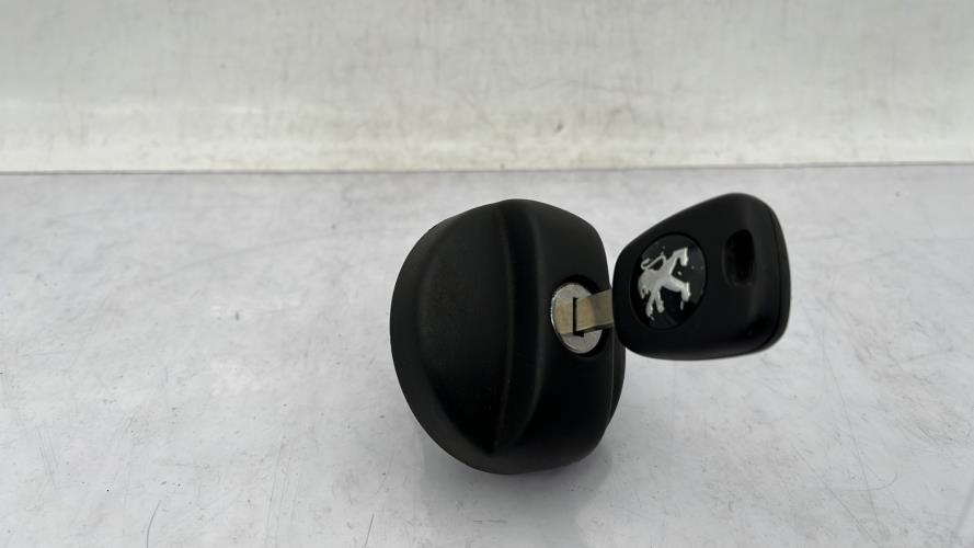 Bouchon de carburant PEUGEOT 807 Diesel