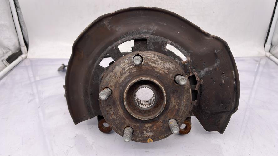 Fusee avant droit TOYOTA VERSO PHASE 1 Diesel