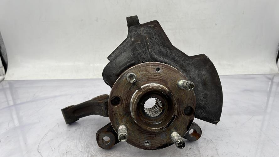 Fusee avant gauche CHEVROLET AVEO 1 Essence