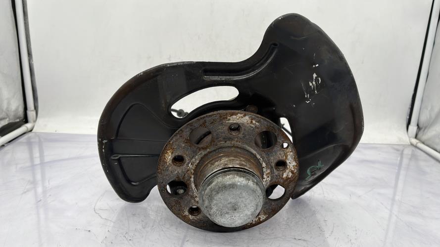 Fusee avant droit MERCEDES CLASSE C 203 PHASE 1 Diesel