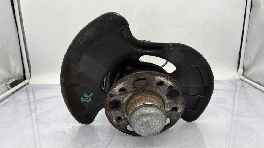 Fusee avant gauche MERCEDES CLASSE C 203 PHASE 1 Diesel