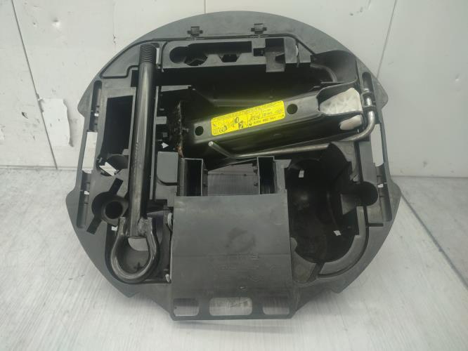 Cric (Ensemble depannage) RENAULT CLIO 3 PHASE 2 Diesel