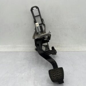 Pedale d'embrayage TOYOTA YARIS 3 PHASE 2 Essence