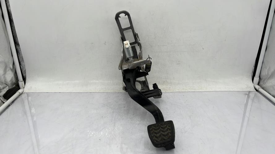 Pedale d'embrayage TOYOTA YARIS 3 PHASE 2 Essence