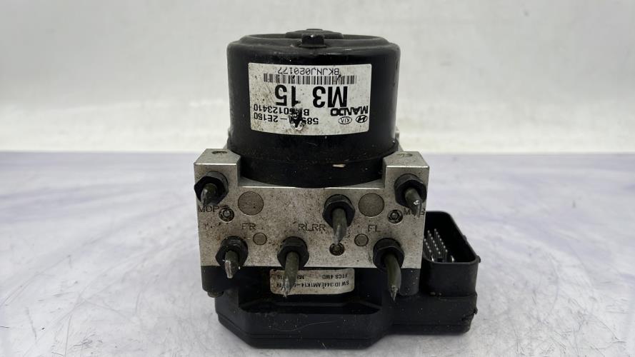 Bloc ABS (freins anti-blocage) HYUNDAI TUCSON 1 Diesel