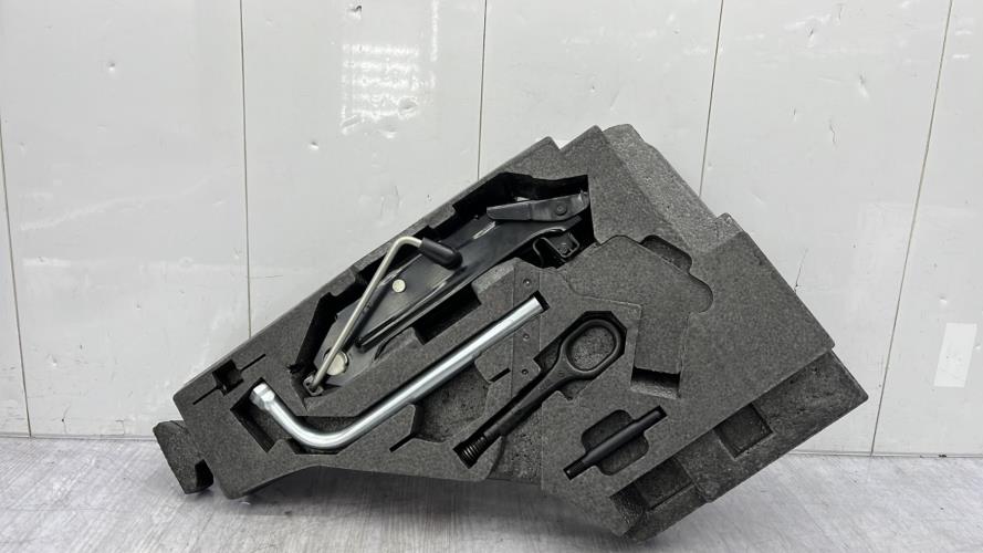 Cric (Ensemble depannage) AUDI A3 2 PHASE 2 Diesel