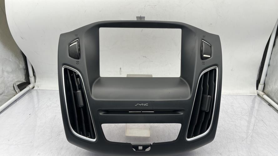 Aerateur tableau de bord FORD FOCUS 3 PHASE 2 Essence