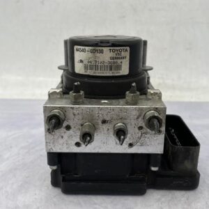 Bloc ABS (freins anti-blocage) TOYOTA YARIS 3 PHASE 2 Essence