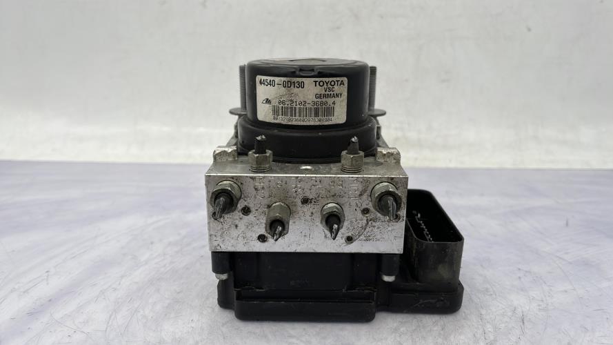 Bloc ABS (freins anti-blocage) TOYOTA YARIS 3 PHASE 2 Essence