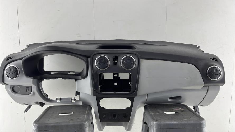 Tableau de bord DACIA SANDERO 2 PHASE 1 Essence