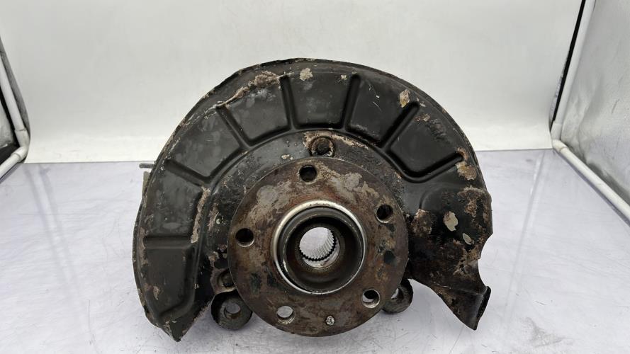 Fusee avant gauche VOLKSWAGEN TOURAN 1 PHASE 1 Diesel