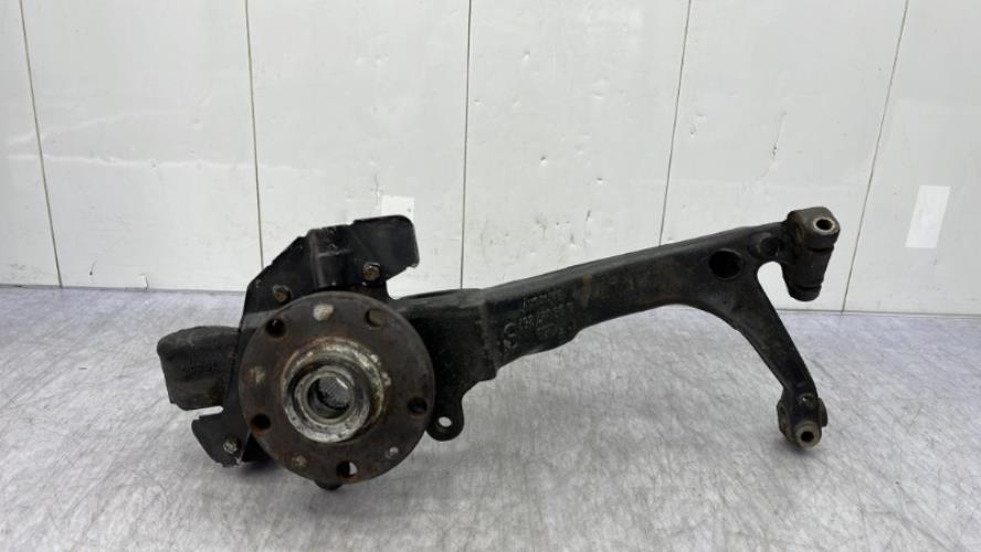 Fusee avant droit AUDI A4 1 PHASE 1 Diesel