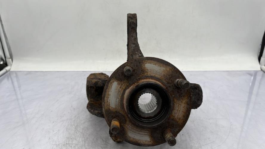 Fusee avant gauche FORD FIESTA 5 PHASE 1 Essence