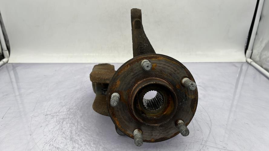 Fusee avant gauche FORD MONDEO 2 Diesel