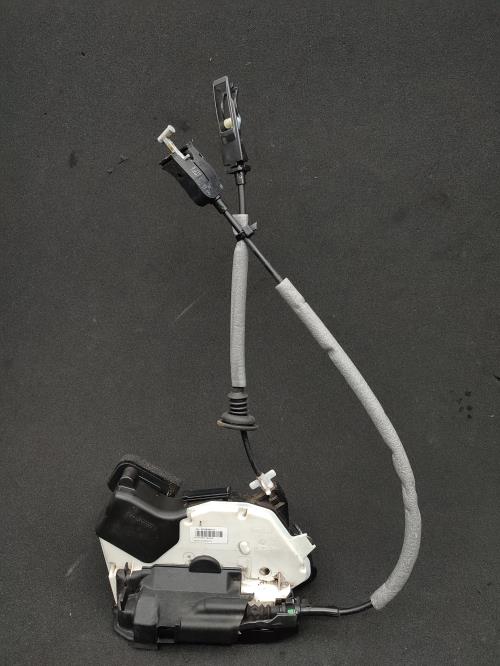 Serrure arriere droit VOLKSWAGEN POLO 5 PHASE 1