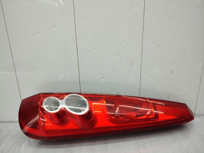Feu arriere principal droit (feux) FORD FIESTA 5 PHASE 2 Essence