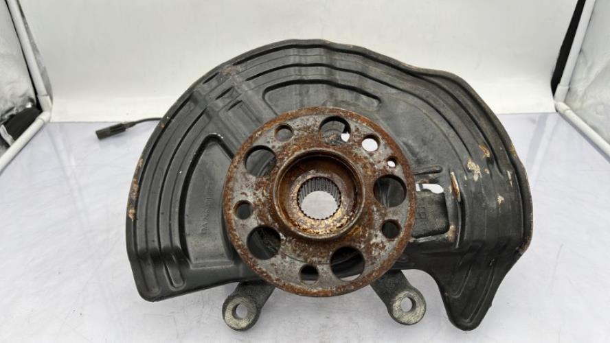 Fusee avant droit RENAULT CLIO 4 PHASE 1 Diesel