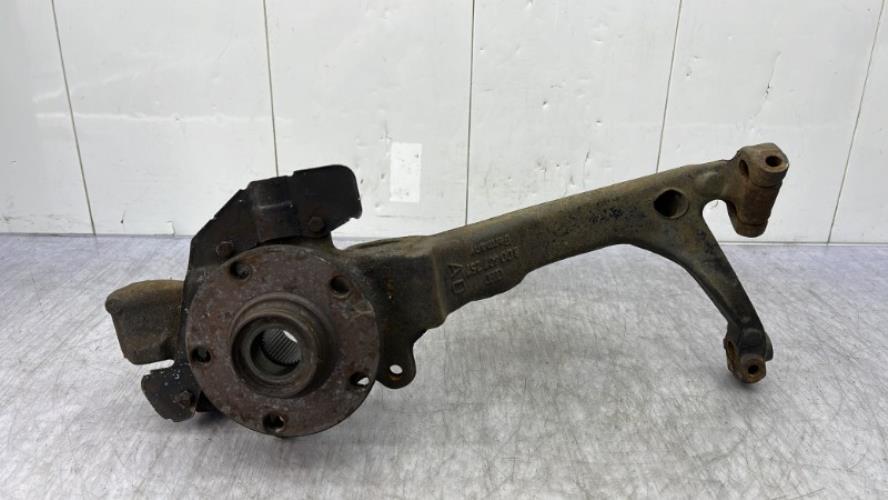 Fusee avant gauche VOLKSWAGEN PASSAT 4 PHASE 1 Diesel