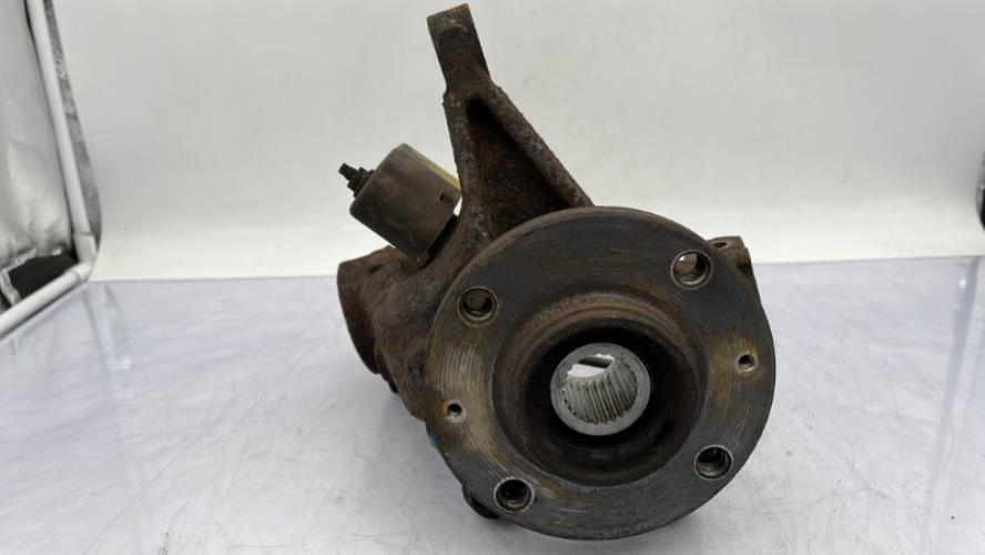Fusee avant gauche PEUGEOT 206 PHASE 1 Diesel