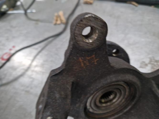 Fusee avant droit RENAULT LAGUNA 1 PHASE 1 Essence