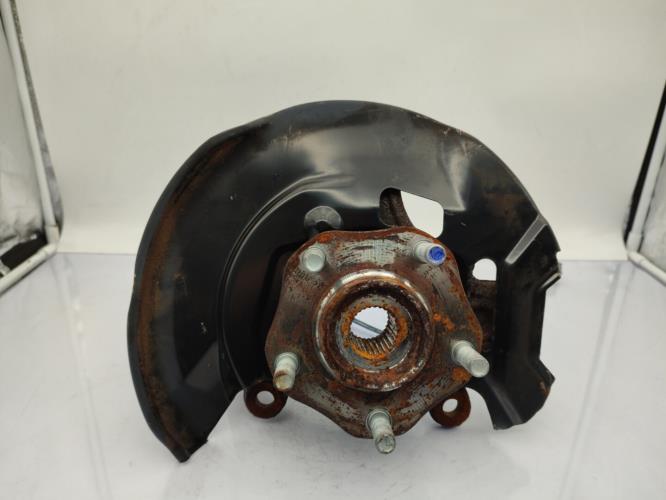 Fusee avant gauche NISSAN X-TRAIL 3 PHASE 1 Diesel