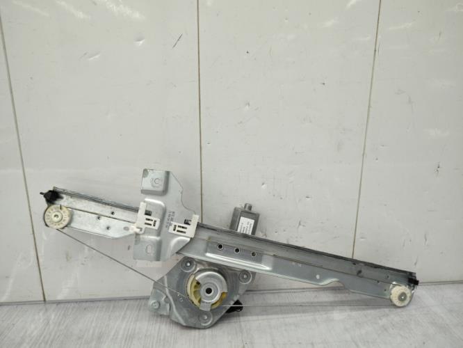 Leve vitre electrique avant droit DACIA DUSTER 1 PHASE 2 Essence