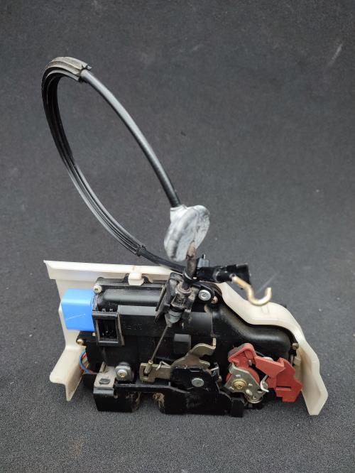 Serrure avant droit VOLKSWAGEN TOURAN 1 PHASE 1 Diesel