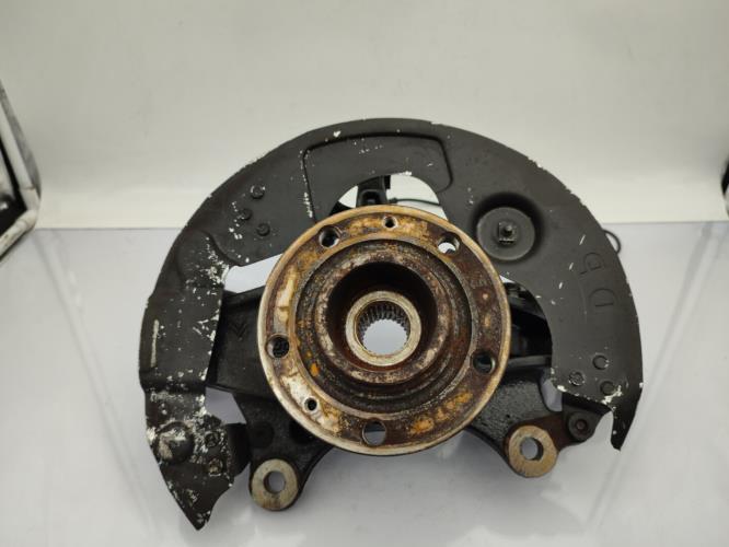 Fusee avant droit PEUGEOT 308 2 PHASE 1 Diesel