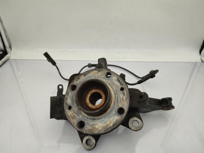 Fusee avant gauche RENAULT CLIO 4 PHASE 1 Diesel