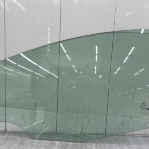Vitre avant gauche FORD FIESTA 6 PHASE 1 Essence