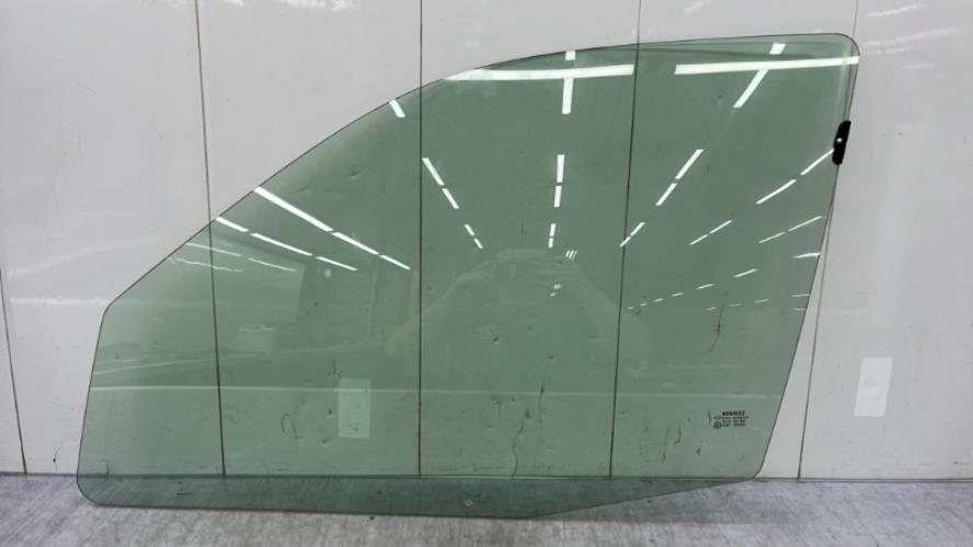 Vitre avant gauche RENAULT CLIO 2 PHASE 2 Essence
