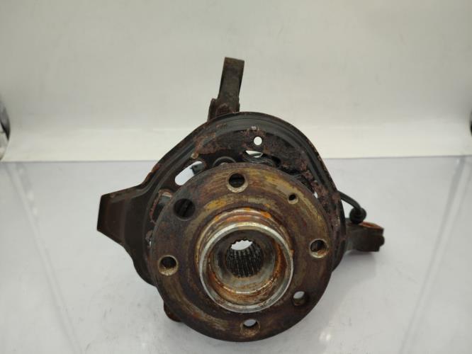 Fusee avant droit OPEL CORSA C PHASE 1 Essence