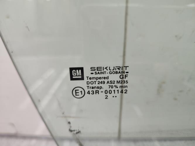 Vitre avant droit OPEL CORSA C PHASE 1 Essence