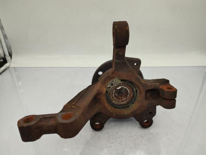 Fusee avant droit RENAULT CLIO 3 PHASE 1 Diesel