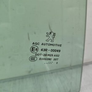 Vitre arriere droit PEUGEOT 308 1 SW PHASE 1 BREAK Diesel
