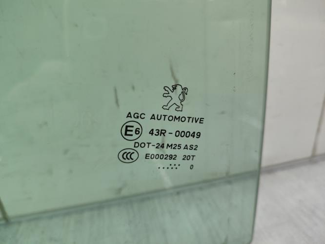 Vitre arriere droit PEUGEOT 308 1 SW PHASE 1 BREAK Diesel