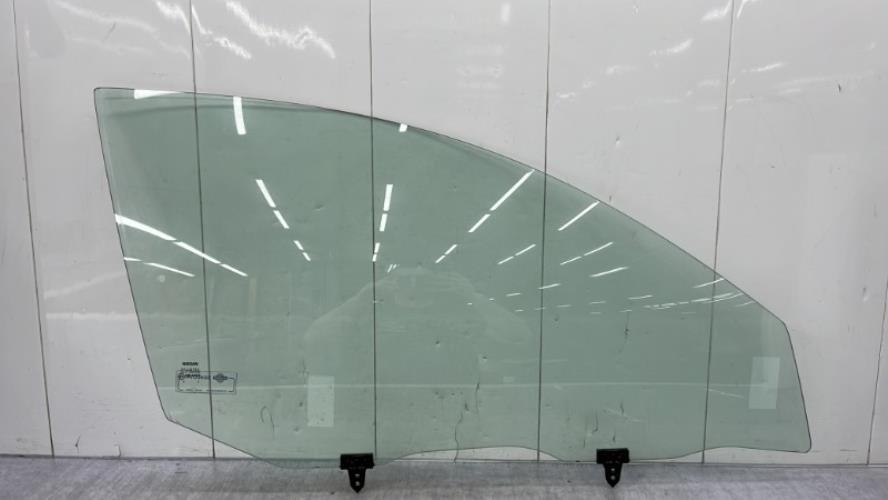 Vitre avant droit NISSAN PRIMERA 3 Diesel
