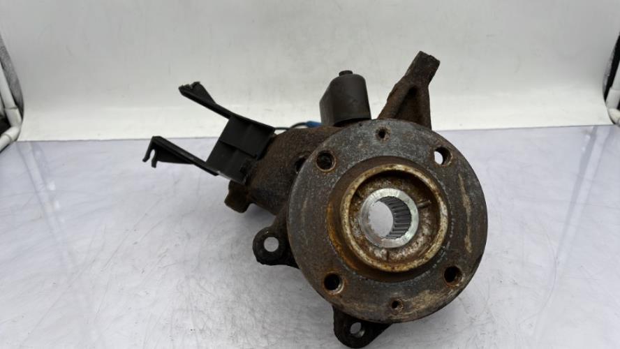 Fusee avant gauche PEUGEOT 206 PHASE 2 Essence