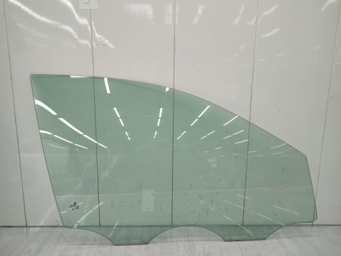 Vitre avant droit VOLKSWAGEN POLO 4 PHASE 2 Diesel