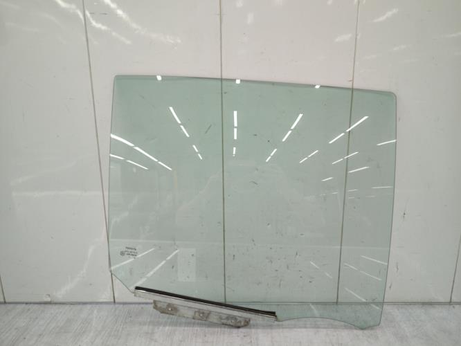 Vitre arriere droit TOYOTA YARIS 1 PHASE 2 Essence