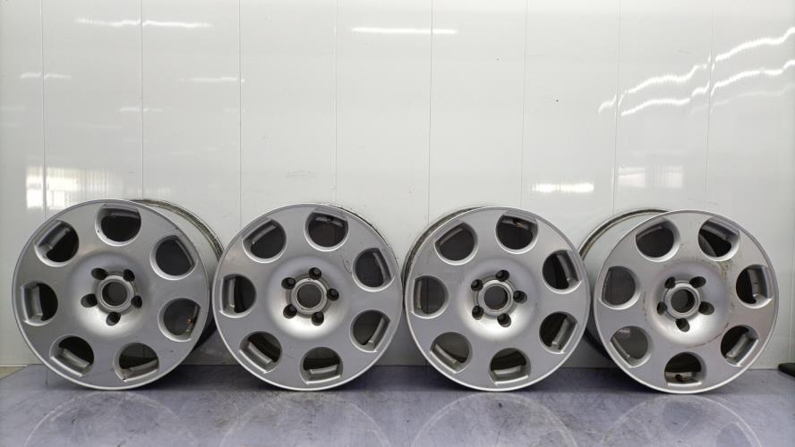 Jeu de 4 jantes  AUDI A4 2 PHASE 1 Diesel