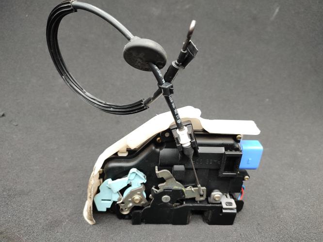 Serrure arriere gauche VOLKSWAGEN GOLF 5 Diesel