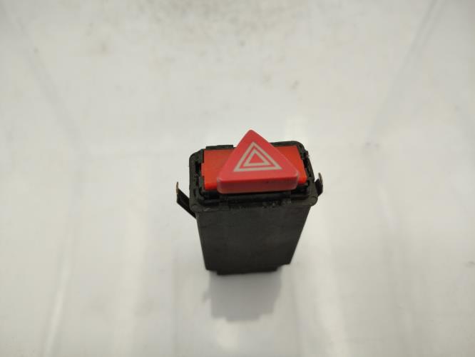 Bouton de warning AUDI A4 1 PHASE 2