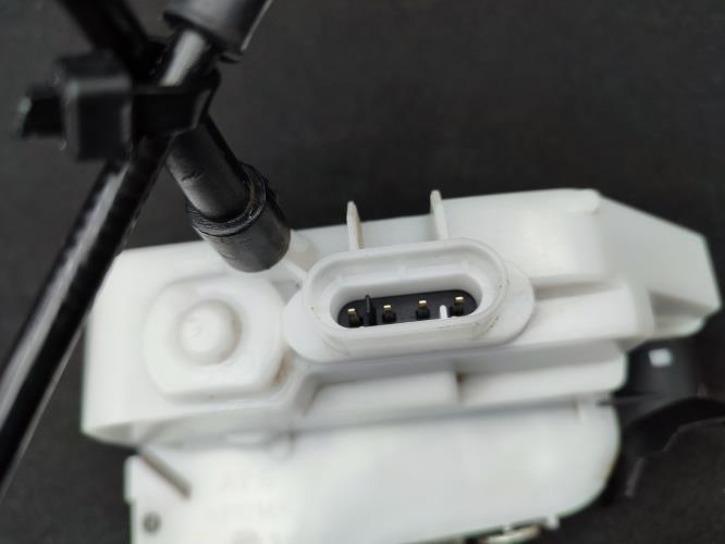 Serrure avant gauche RENAULT SCENIC 2 PHASE 2 Diesel