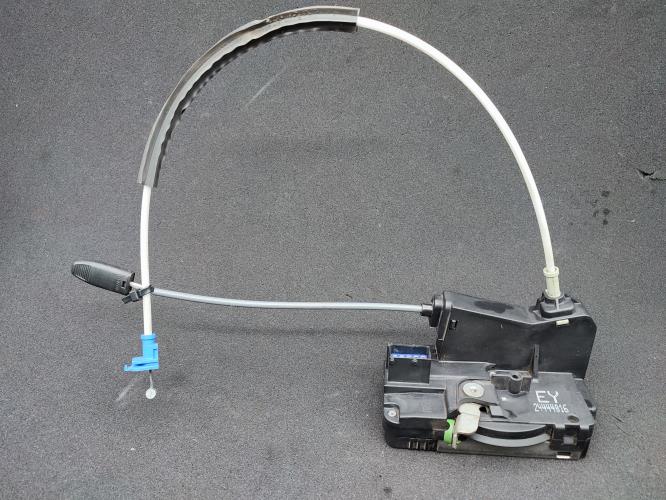 Serrure avant droit OPEL ZAFIRA A PHASE 2 Diesel