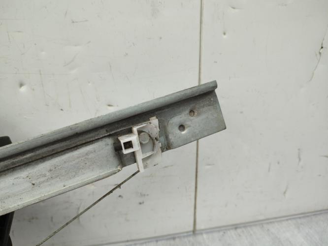 Leve vitre electrique arriere gauche FORD MONDEO 2 Diesel