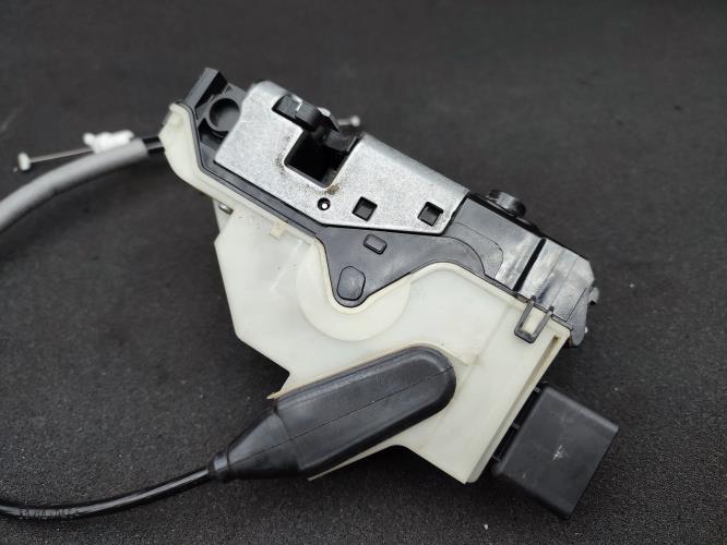 Serrure avant droit PEUGEOT 2008 1 PHASE 1 Diesel